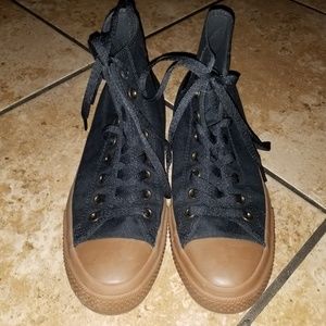 Converse ,peanut butter and black